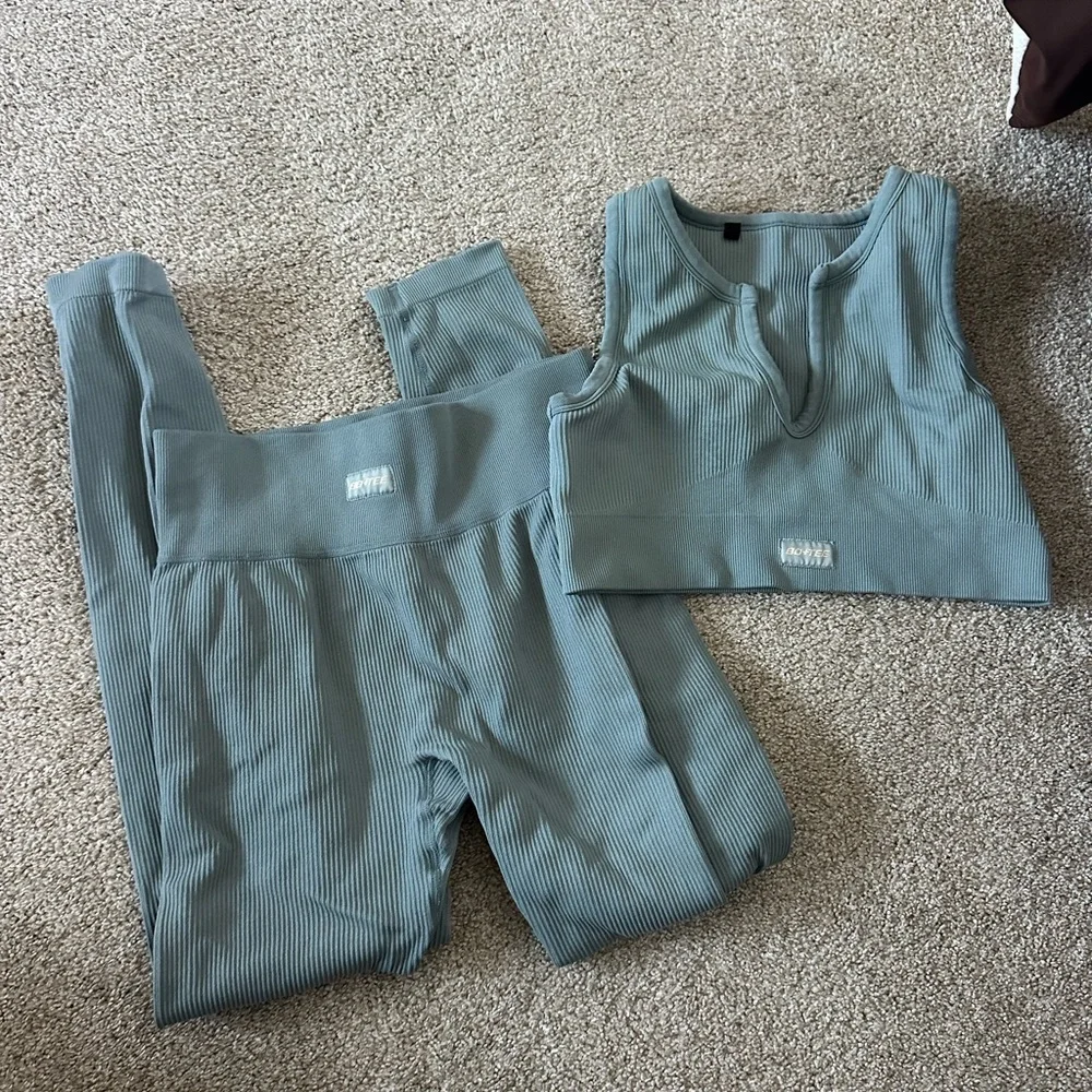 Bo + Tee Set Blue / Green workout set size large - Picture 1 of 5